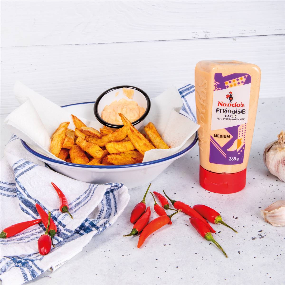 Nando's Perinaise Garlic Peri-Peri Mayonnaise Sauce 265g