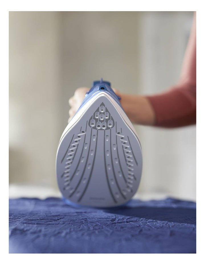 3000 Series Steam Iron in Blue DST3031/29
