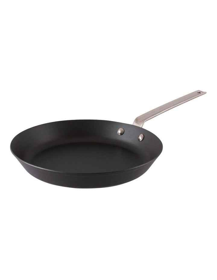Iron Carbon Steel Pan 22cm in Black