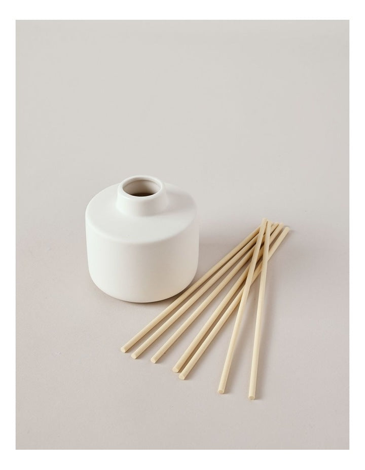Hinterland Diffuser in Lemon, Pine & Salt Spray 200ml