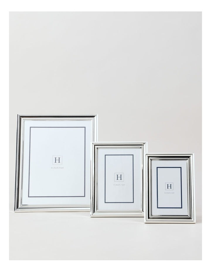 Crest Bevel Metal Photo Frame 20x25cm in Silver
