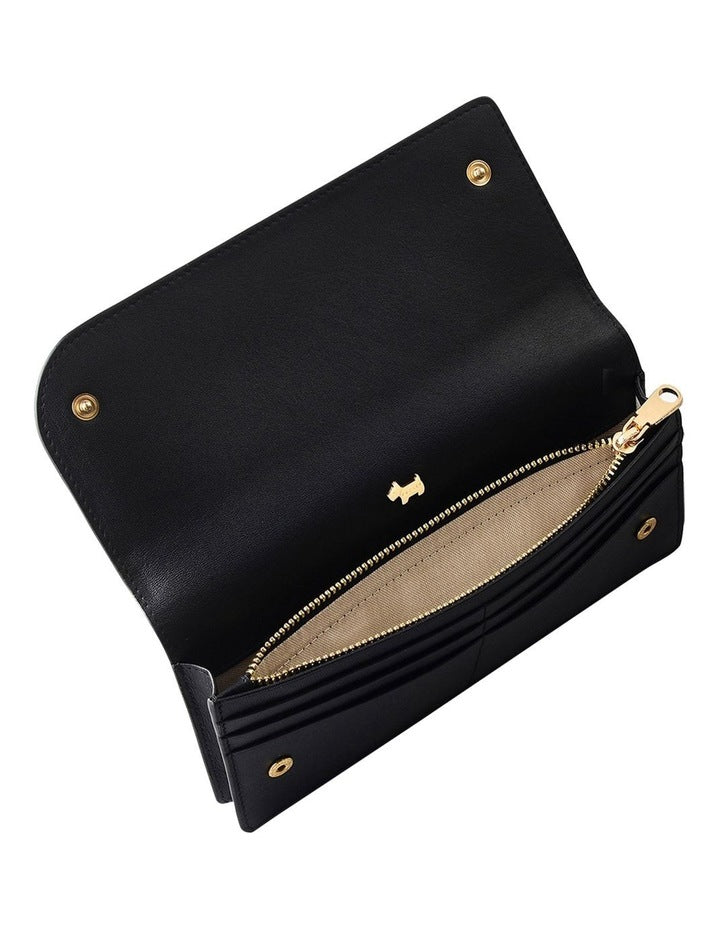 Large Pockets Bifold Matinee Purse in Black