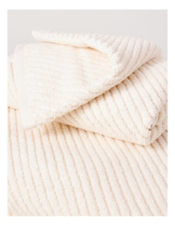 Essentials Diagonal 4pc Towel Packs in Cream