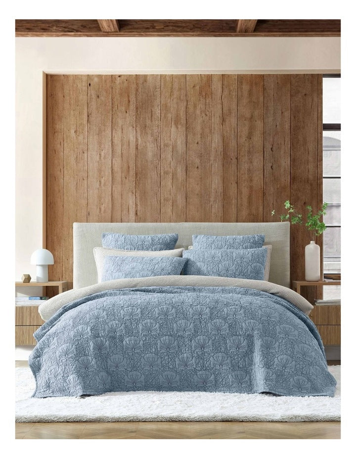 Lilian Bedspread Coverlet Set in Blue