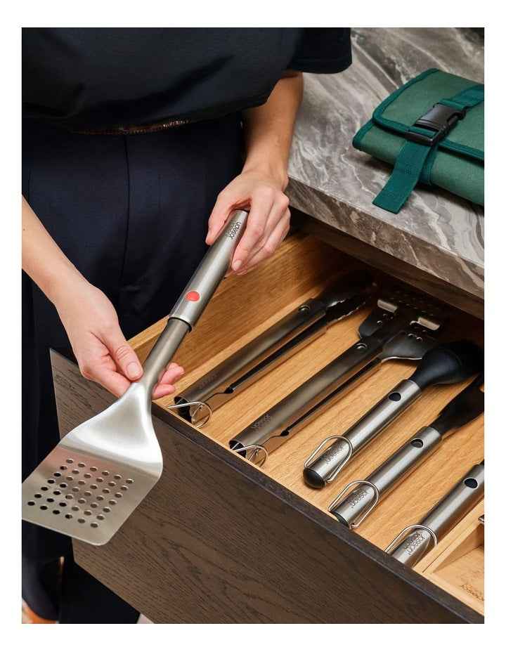 GrillOut BBQ Tongs with Retractable Arms