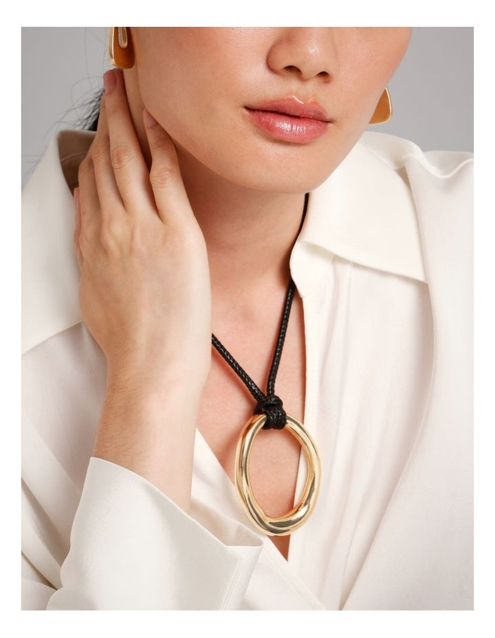 Statement Pendant Necklace in Gold