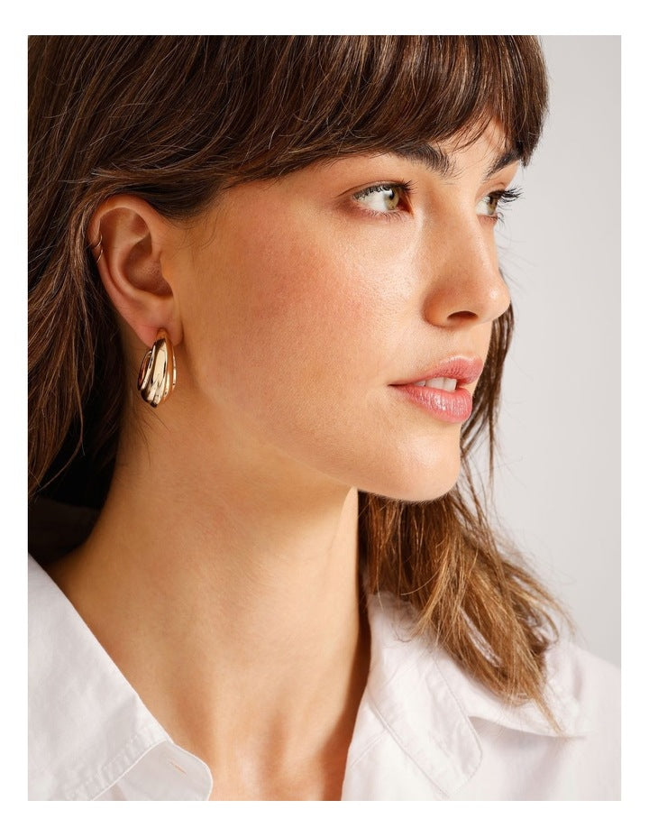 Round Hoop Earring in Gold