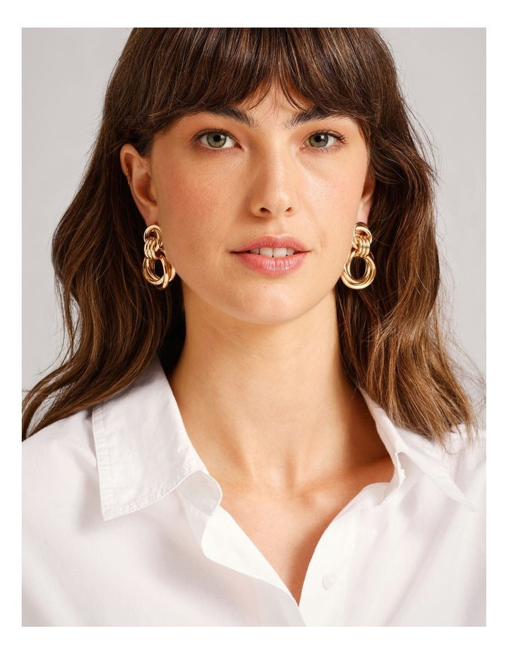 Knot Earring in Gold