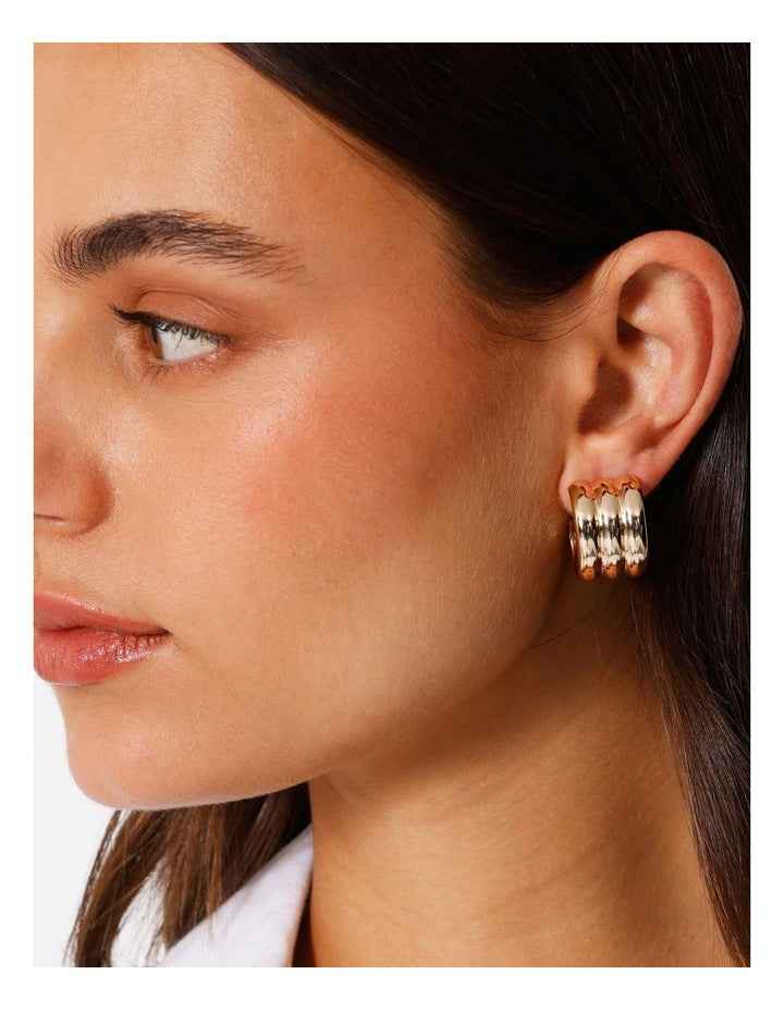 Lined Hoop Earring in Gold