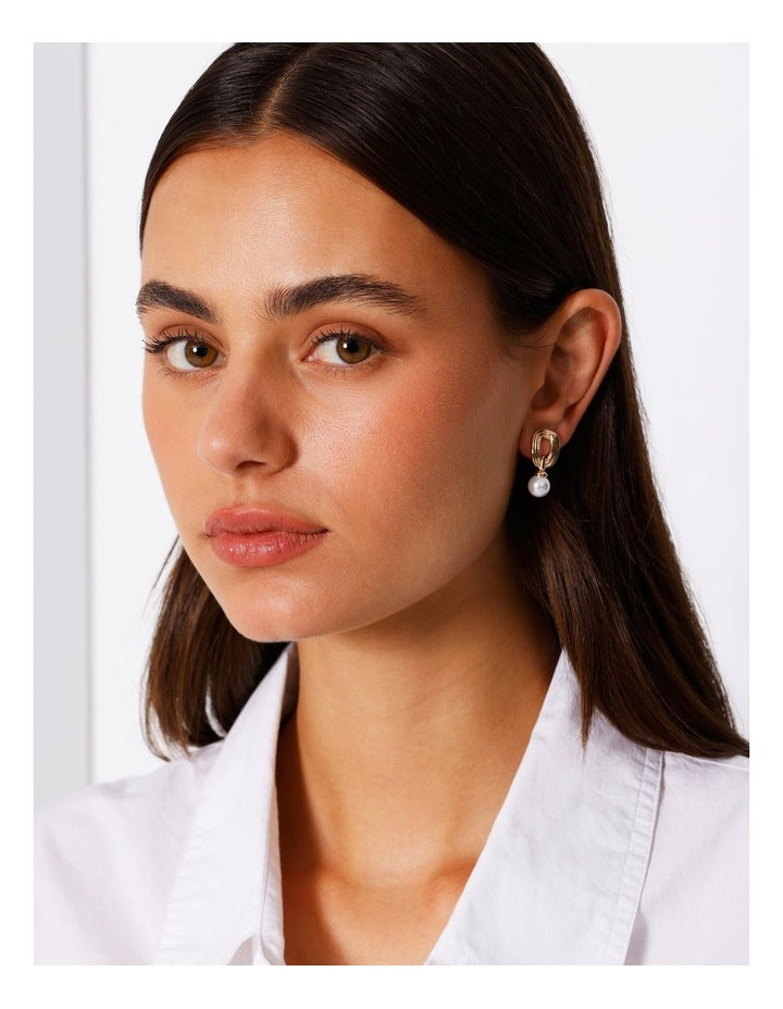 Lined Rectangular Pearl Stud Earring in Gold