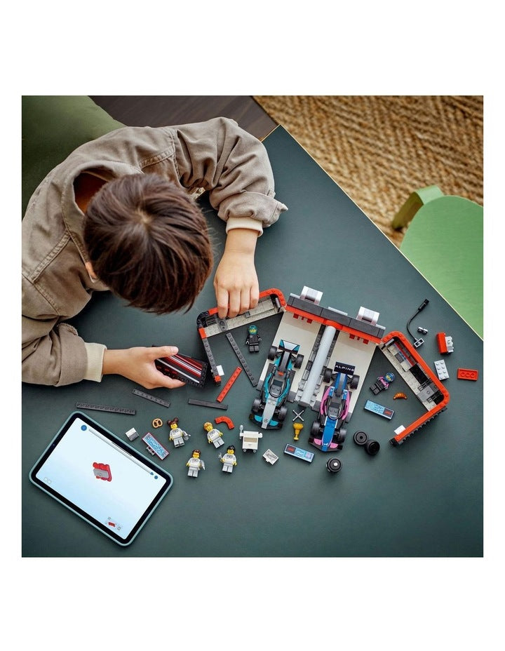 City F1 Garage And Mercedes AMG Alpine Cars 60444 Vehicle Toy