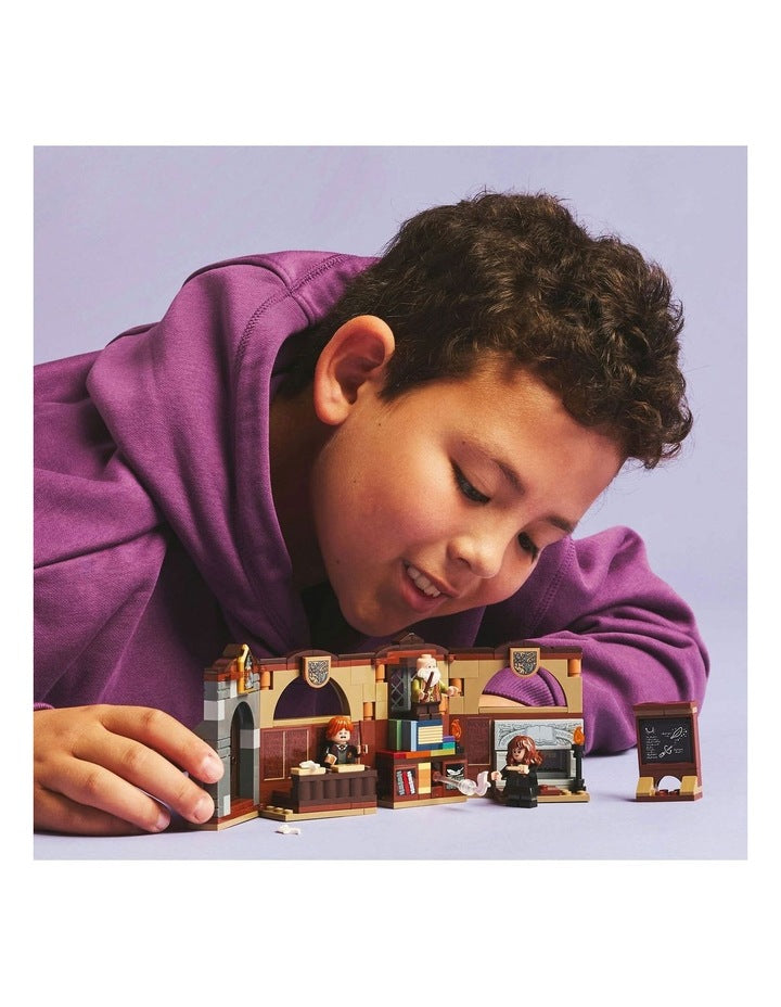 Harry Potter TM Hogwarts Castle: Charms Class 76442