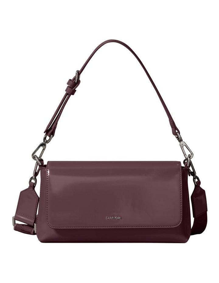Must Conv Shoulder Bag in Wine