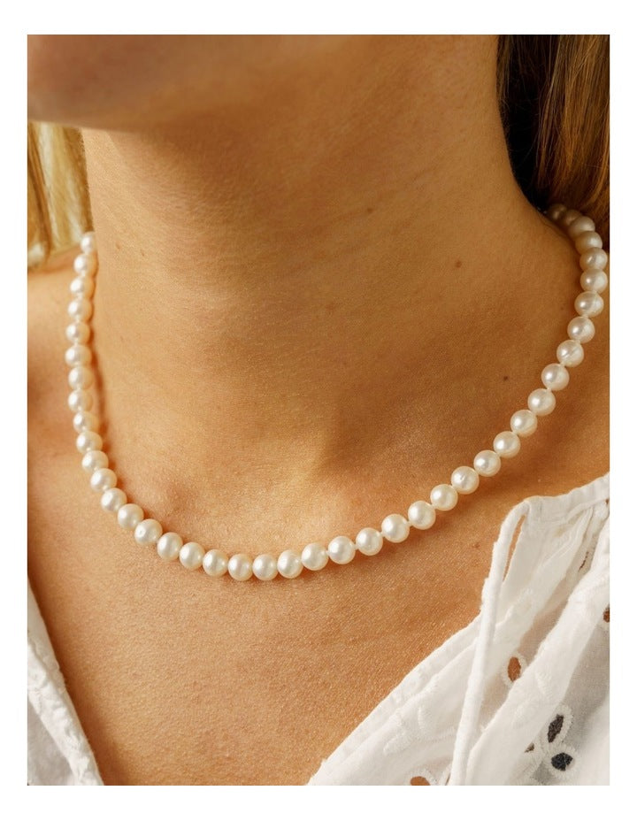 Classic Pearl Necklace in White