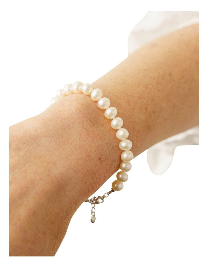 Classic Pearl Bracelet in White