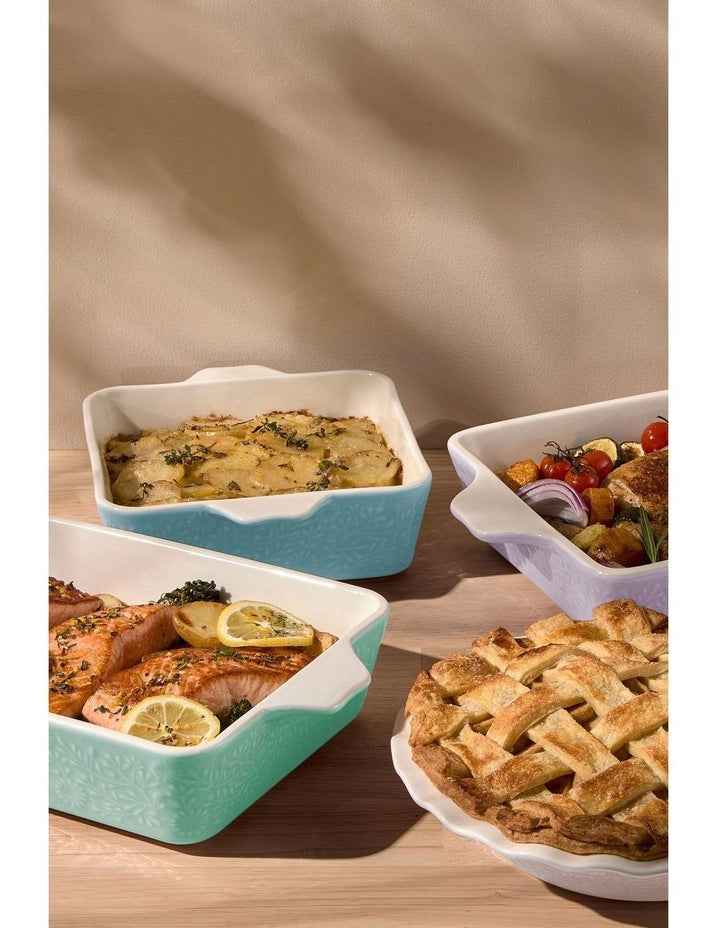 Blooms Fluted Pie Dish 21.5x4cm Gift Boxed in Lilac