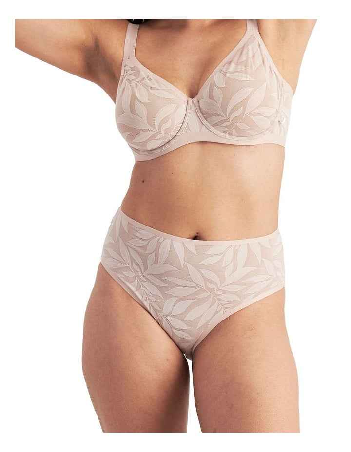 Because Minimiser Bra in Nude Lace