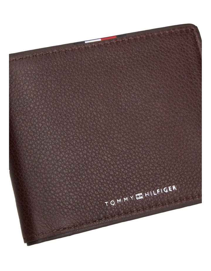 Corporate Leather Card And Coin Wallet in Brown
