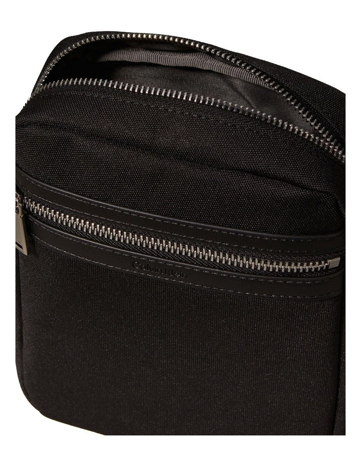 Contrast Reporter Bag in Black