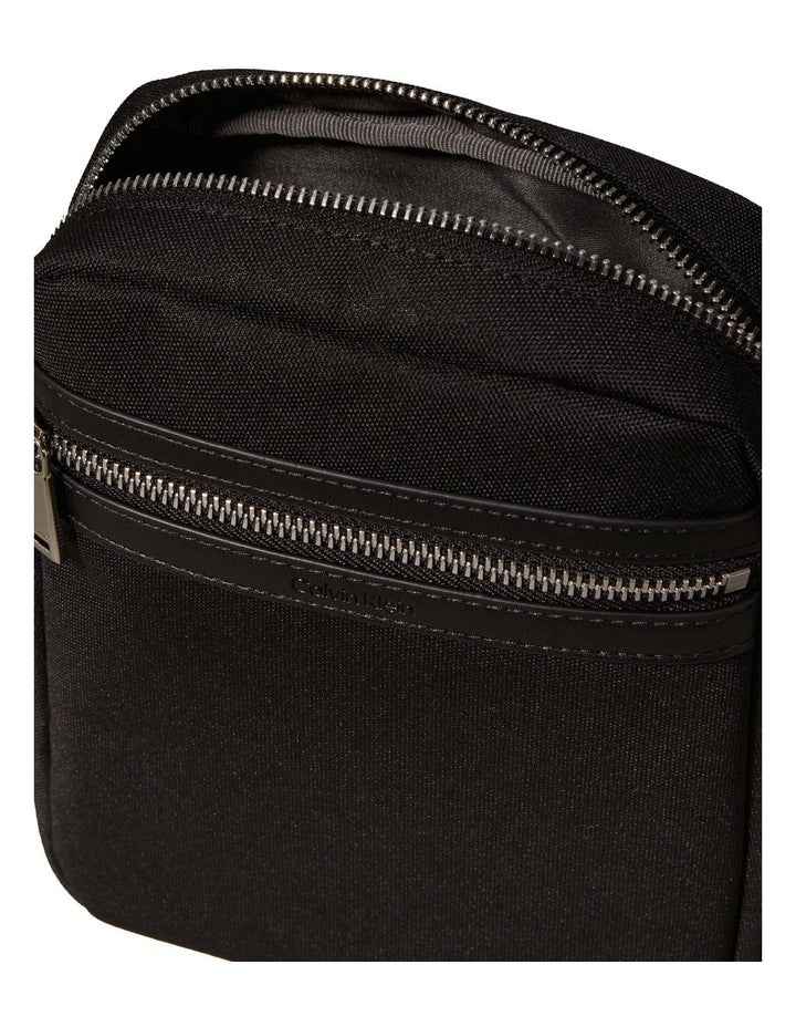 Contrast Reporter Bag in Black