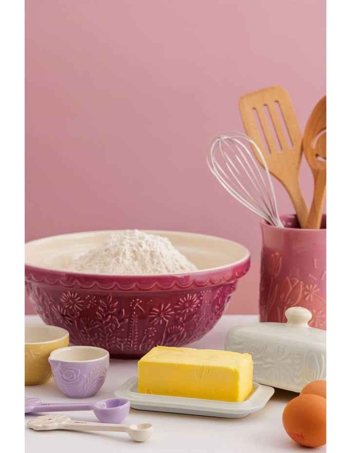 The Meadow Butter Dish 9 x 15.6 x 10.6cm in Cream