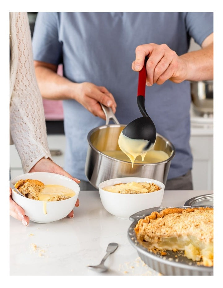 Ladle in Empire Red