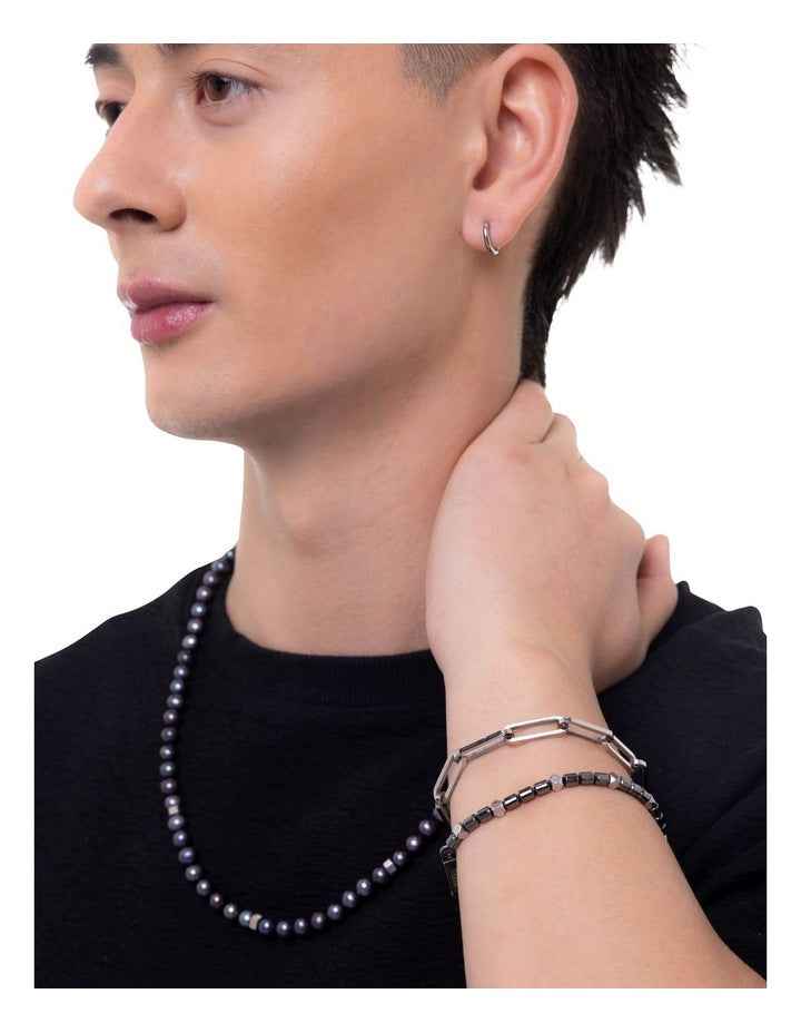 Statement Pearl Necklace in Black