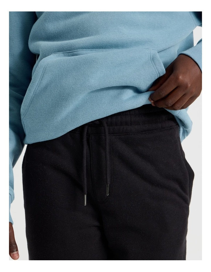 Essentials Trackpant in Black