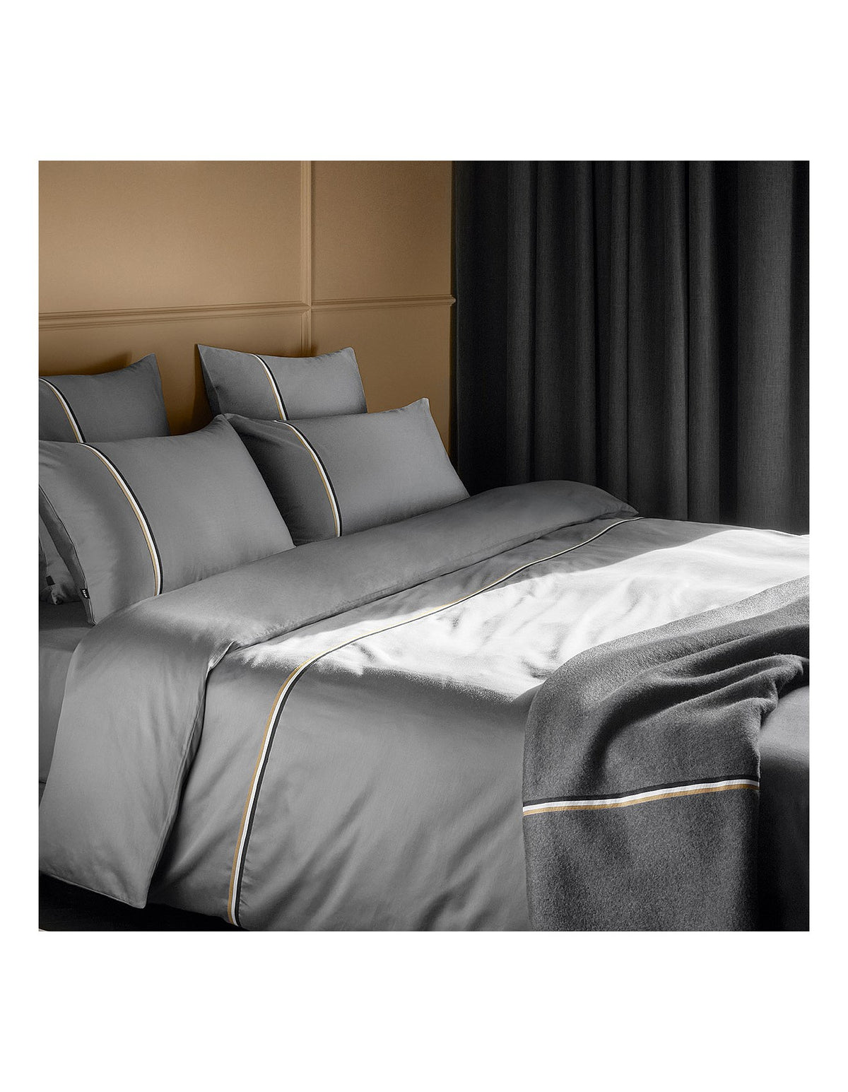 B Linea Queen Cotton Sateen Fitted Sheet Grey