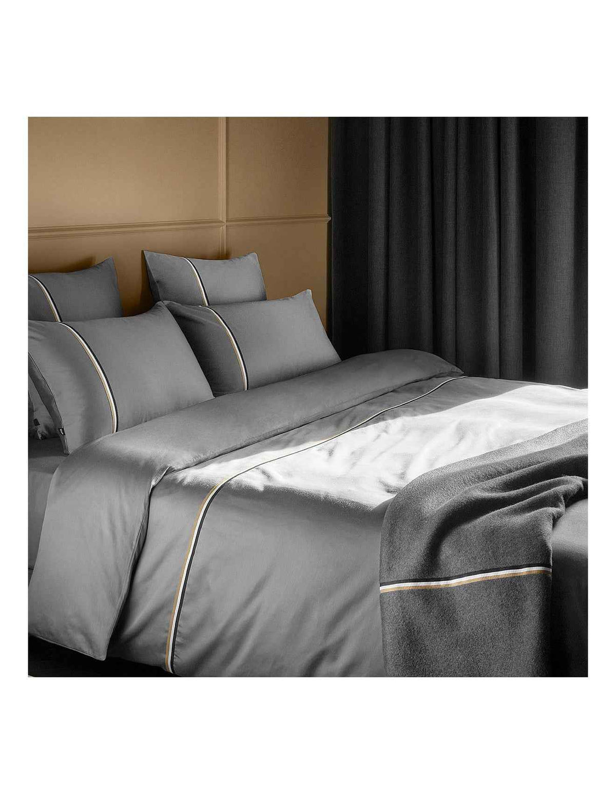 B Linea Queen Cotton Sateen Fitted Sheet Grey
