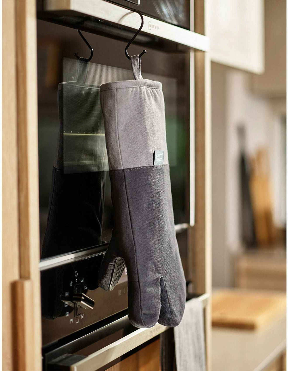 PINCH OVEN GLOVES SET OF 2 GREY