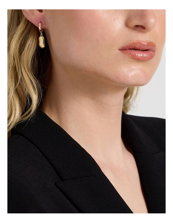 Drop Earrings in Gold