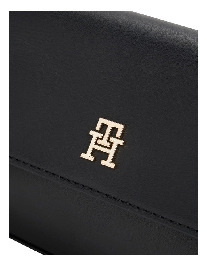 Solid Flap Crossbody Bag in Black