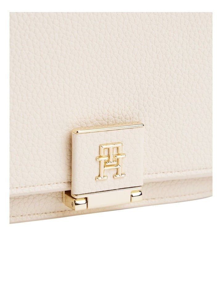 Her Chain Crossbody Bag in Cream