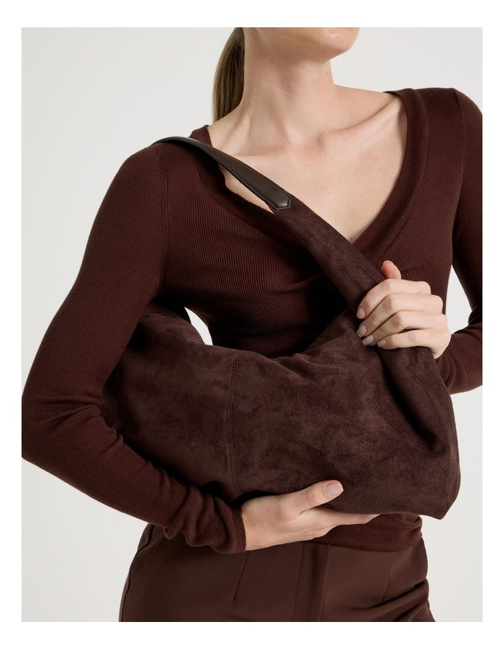 Britney Shoulder Bag in Chocolate