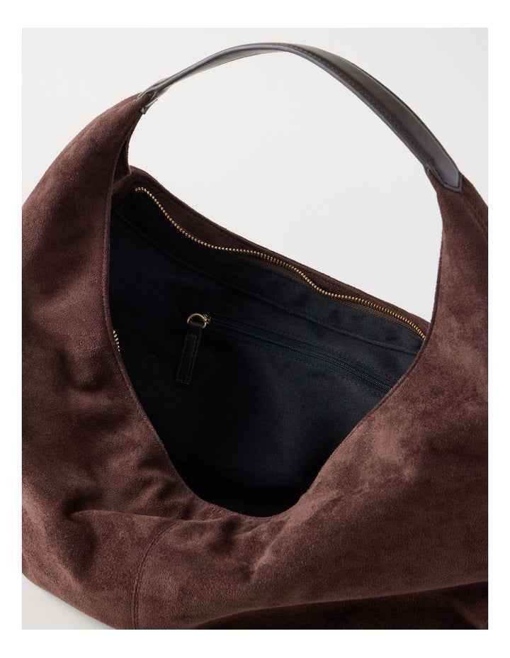 Britney Shoulder Bag in Chocolate