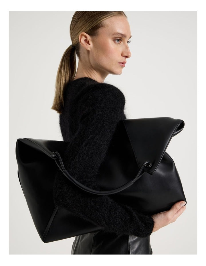 Bree Shoulder Bag in Black