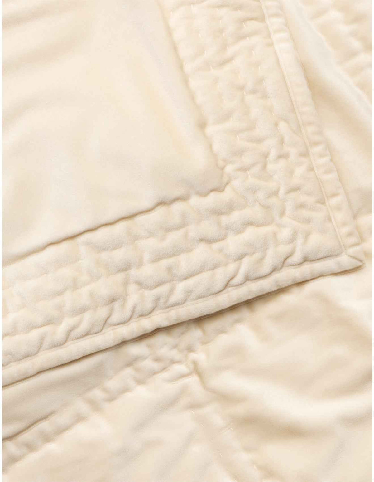 REMME QUEEN BED COVER IN CHAMPAGNE