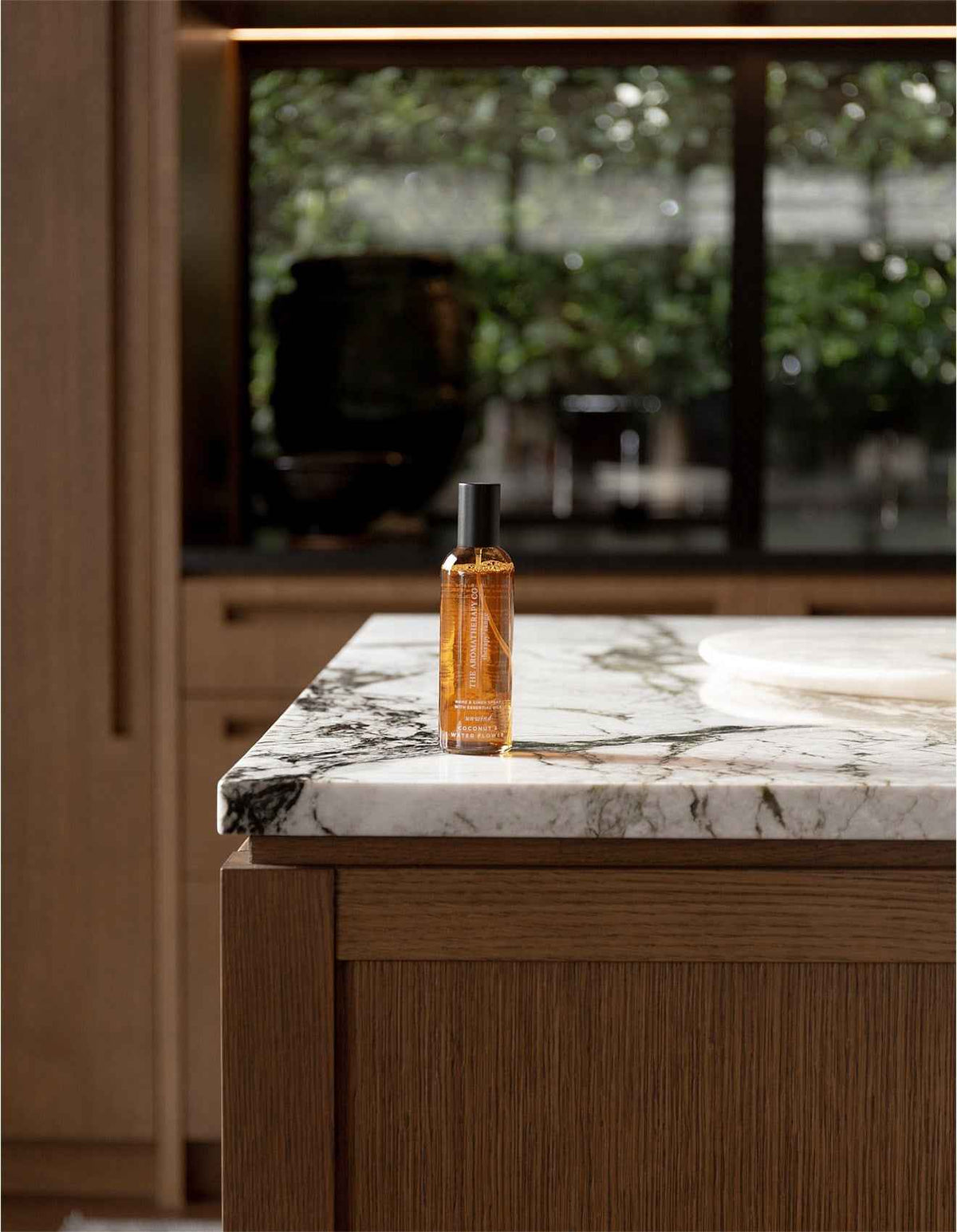 Therapy Embrace Vanille & Hazelnut Ambre Home & Linen Spray 100ml