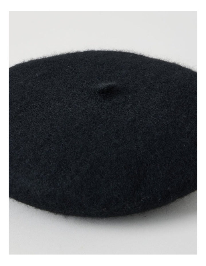 Beret Winter Hat in Black