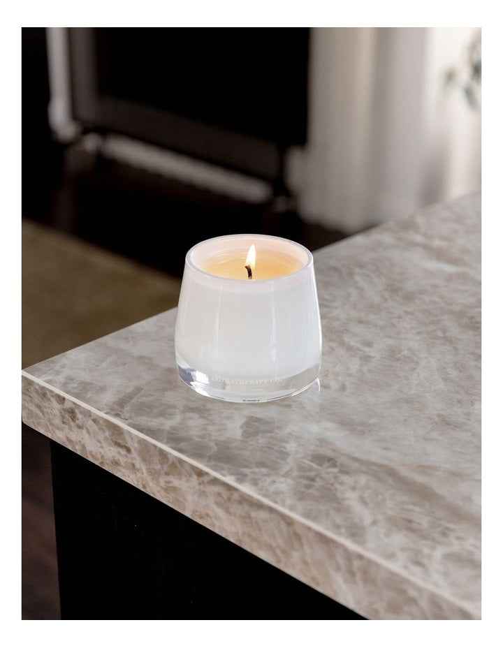 Embrace Vanille & Hazelnut Ambre Candle 260g in White