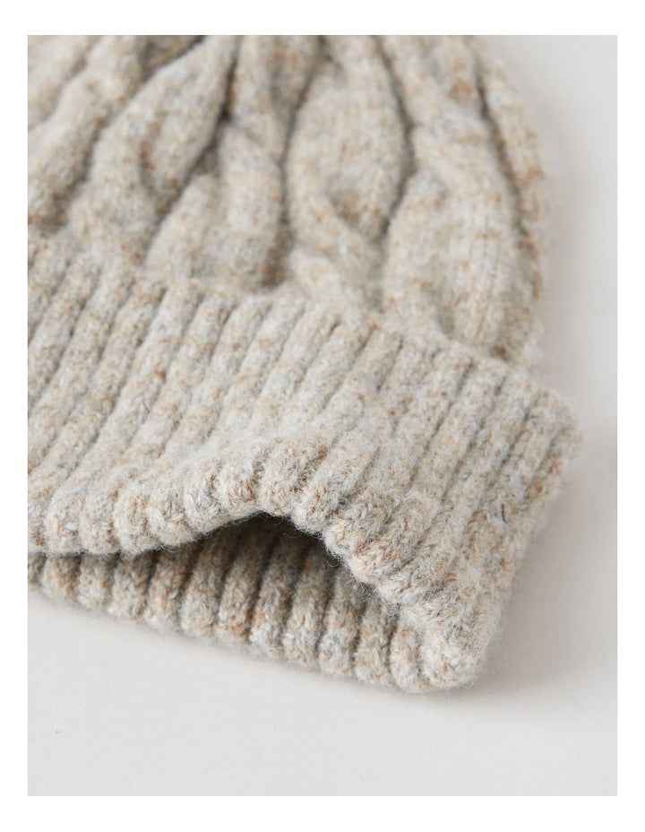 June Cable Beanie in Oatmeal