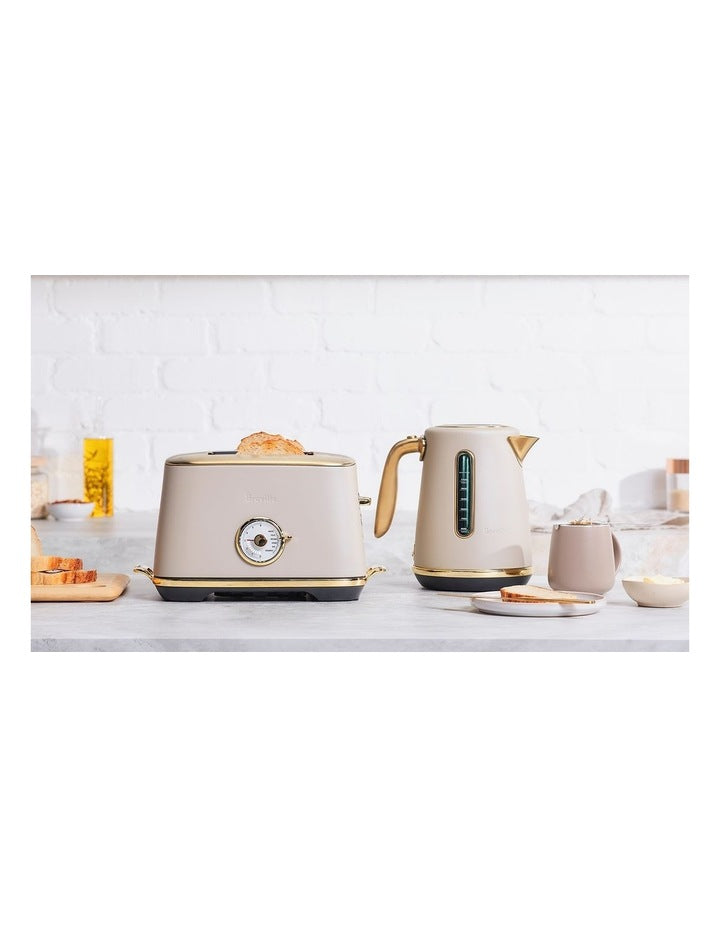 The Soft Top Luxe Kettle BKE735ANB2IAN1 in Almond Nougat Brass