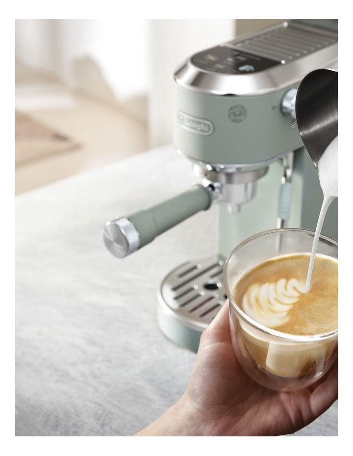 Dedica Duo With Cold Brew Manual Coffee Machine EC890GR in Green