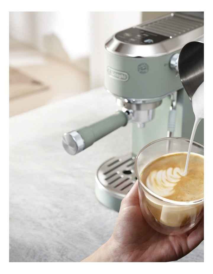 Dedica Duo With Cold Brew Manual Coffee Machine EC890GR in Green