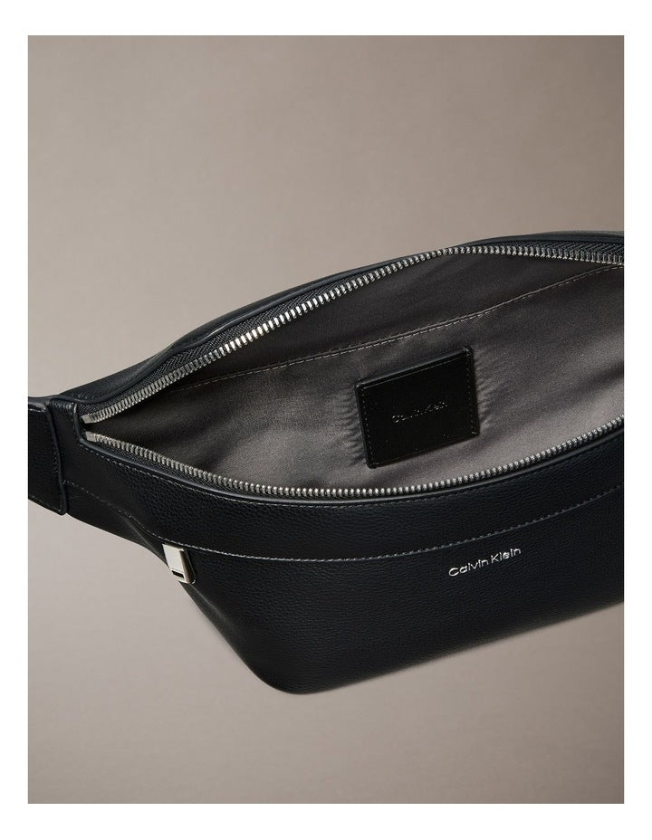 Raised Waist-bag in black