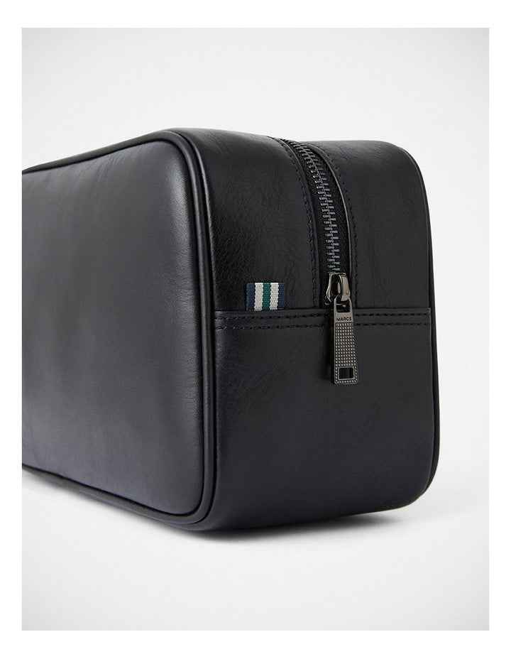Ruben Leather Washbag in Black