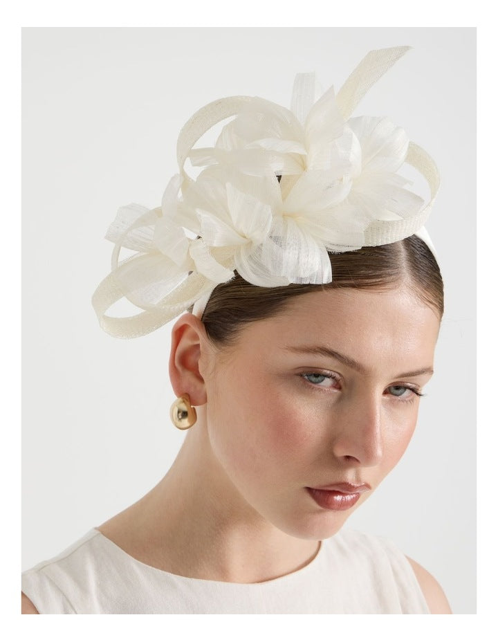 Fascinator in Ivory