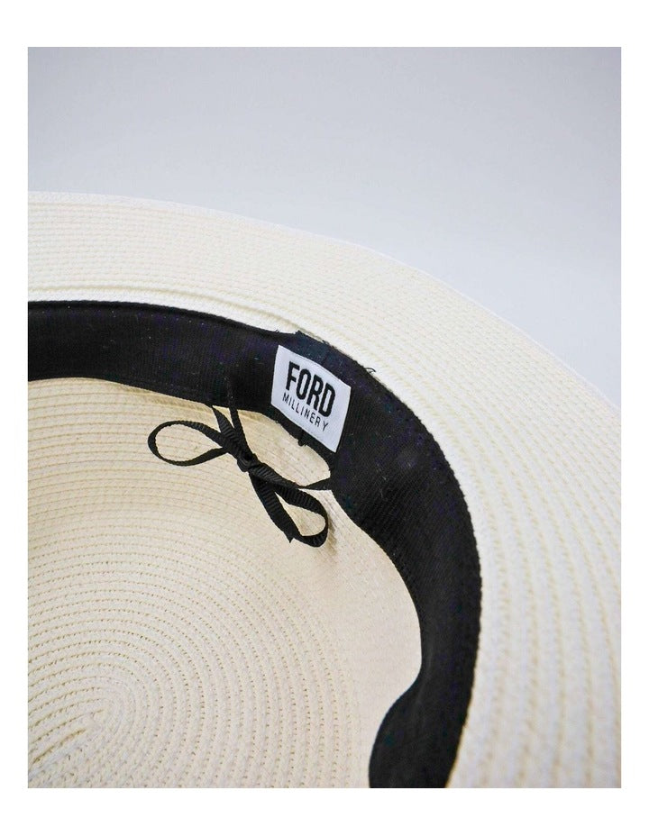 Vanille Racewear Hat in White