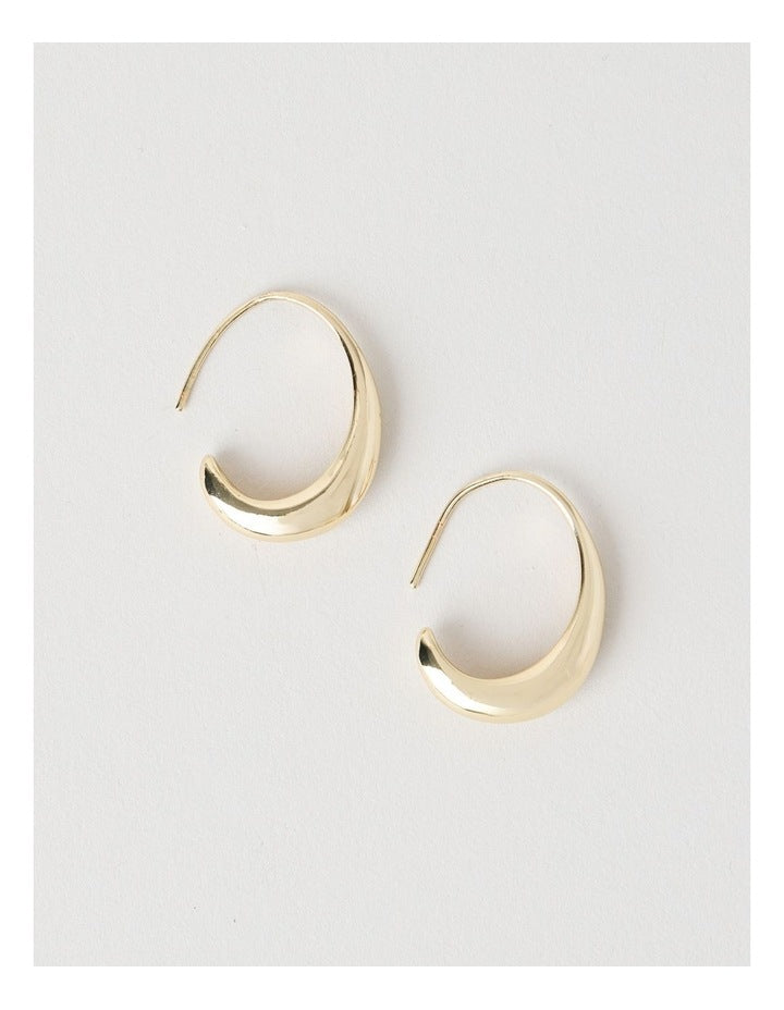 Smooth Curved Hoop Earrings in Gold